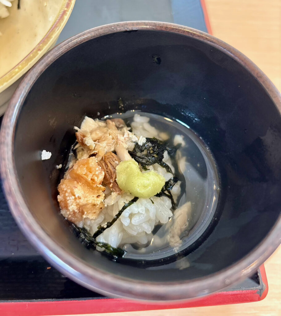 ゆで太郎のミニ丼「焼鯖あぶりたらこごはん」のアップ