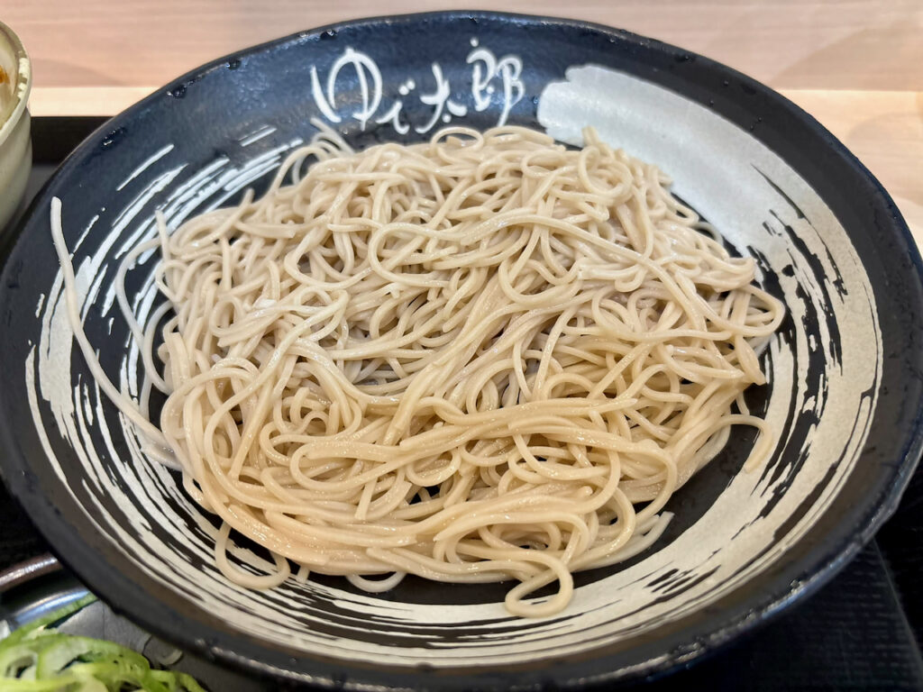 ゆで太郎の8月限定メニュー「AKE」の冷やしそば