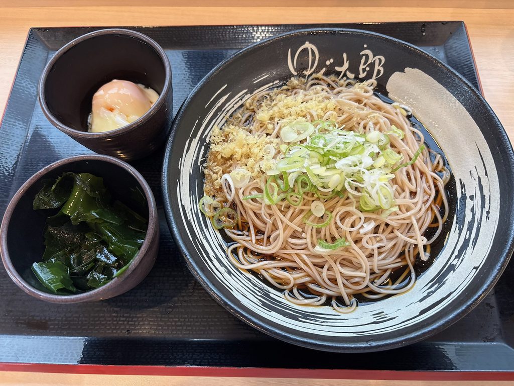 これが最近のお気に入り!「朝そば(玉子)冷そば・わかめ変更」450円