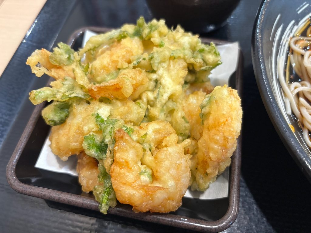 海老と春菊が入ったかき揚げ